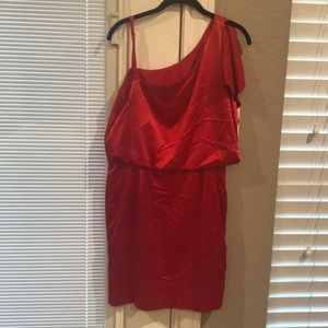 Red satin Jessica Simpson, one shoulder dress
